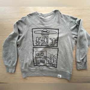 Uniqlo Heather Gray Graphic Crewneck Sweater